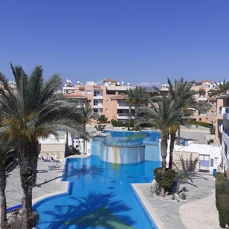 Iris Village Grand Apartment Paphos Exterior photo